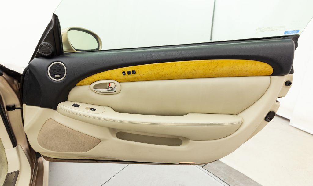 2005 Lexus SC Image 31