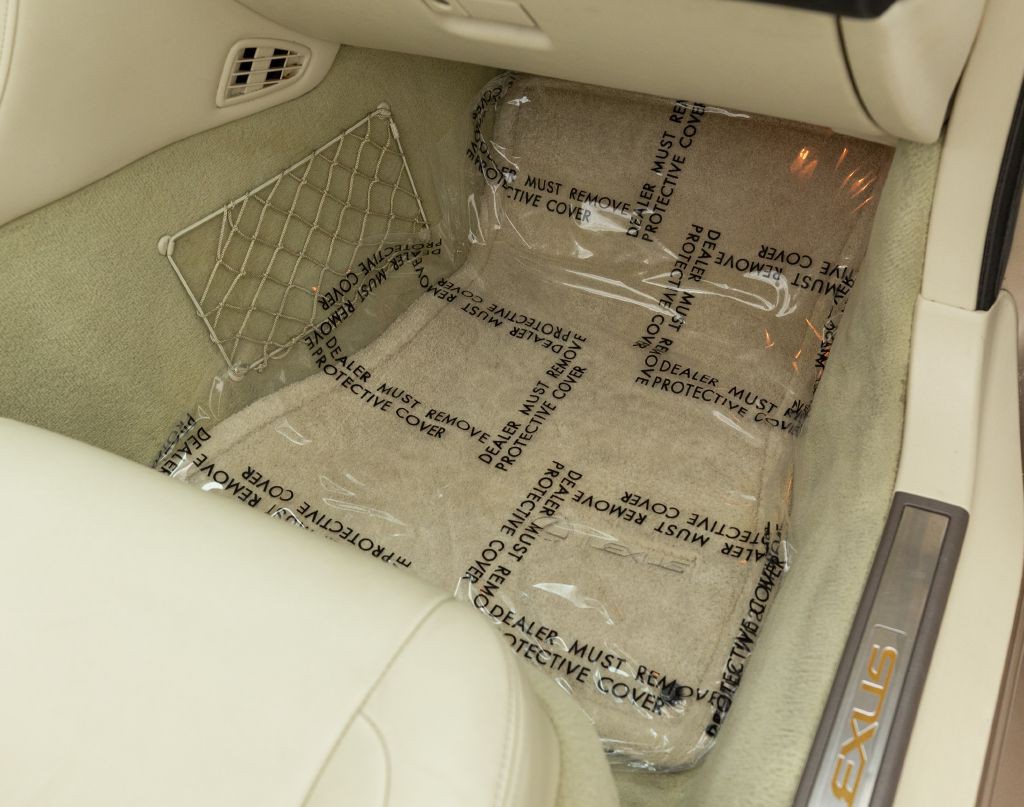 2005 Lexus SC Image 33