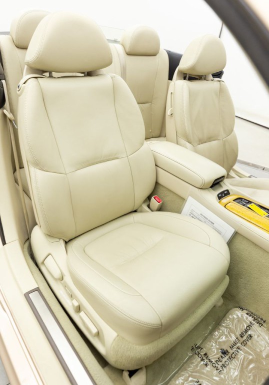 2005 Lexus SC Image 34