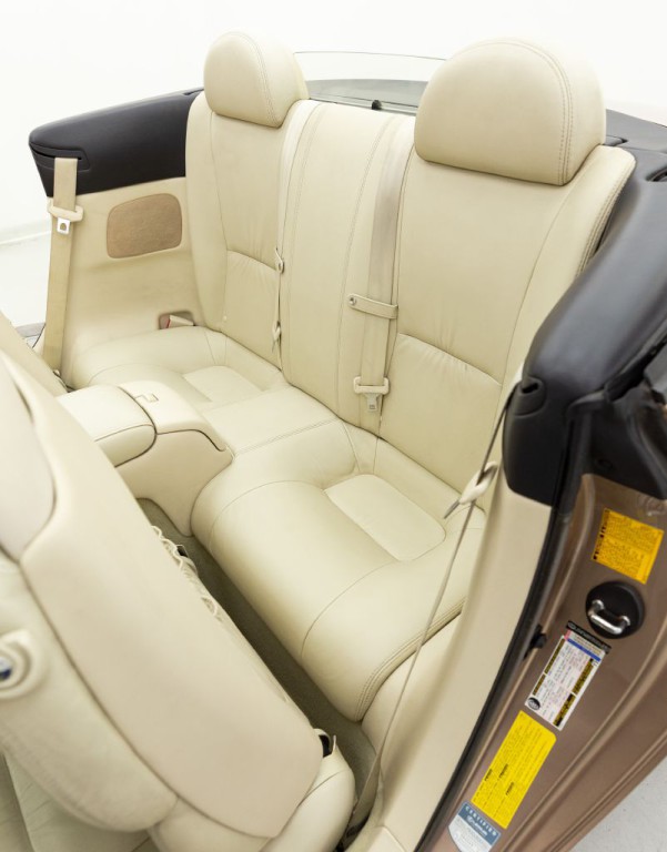 2005 Lexus SC Image 36