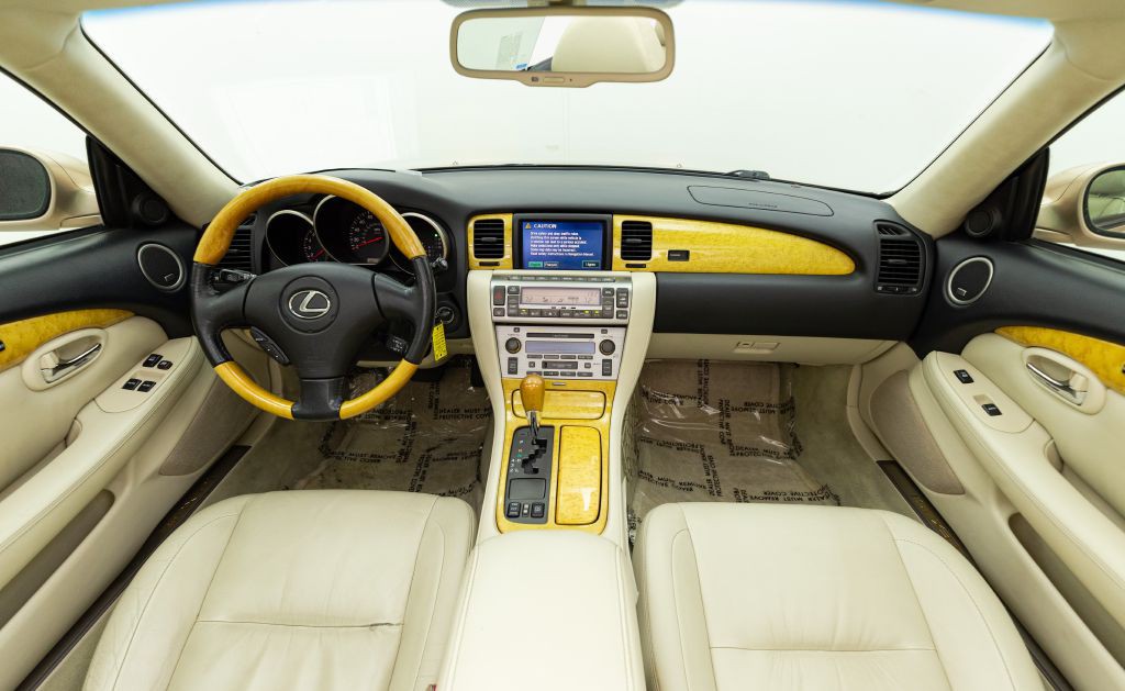 2005 Lexus SC Image 38