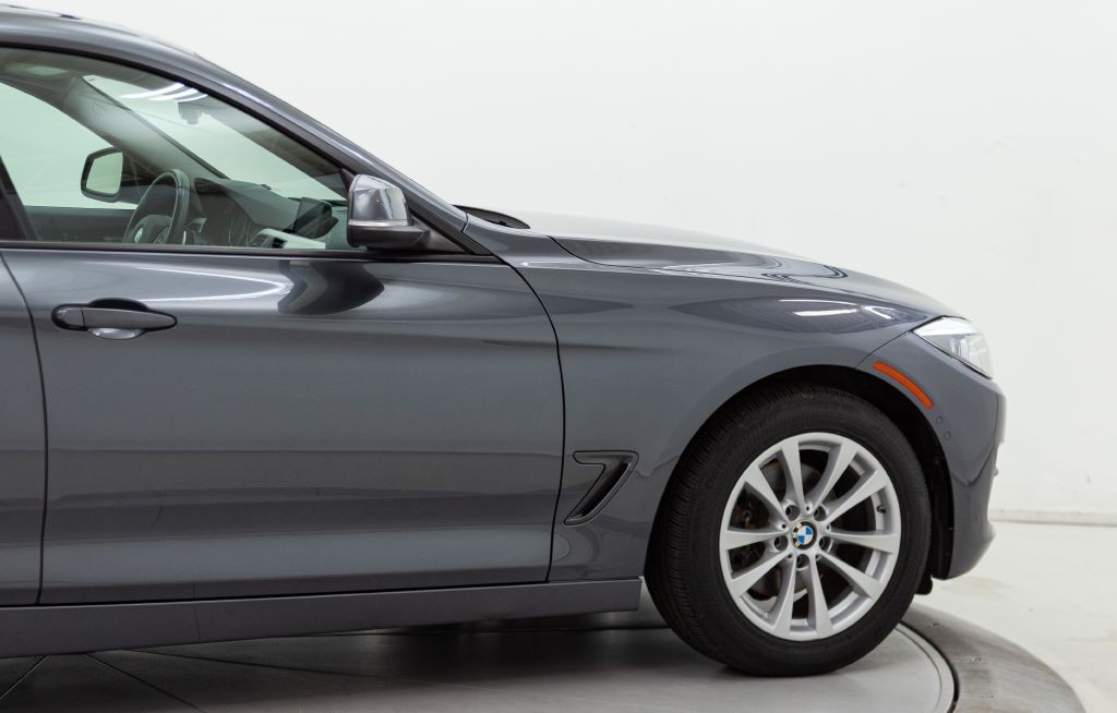 2014 BMW 3 Series Image 17