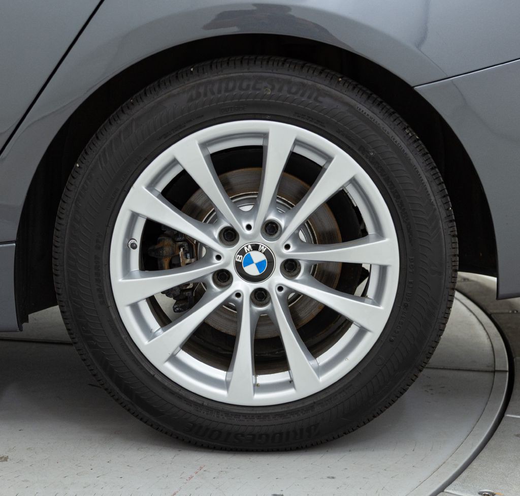 2014 BMW 3 Series Image 20