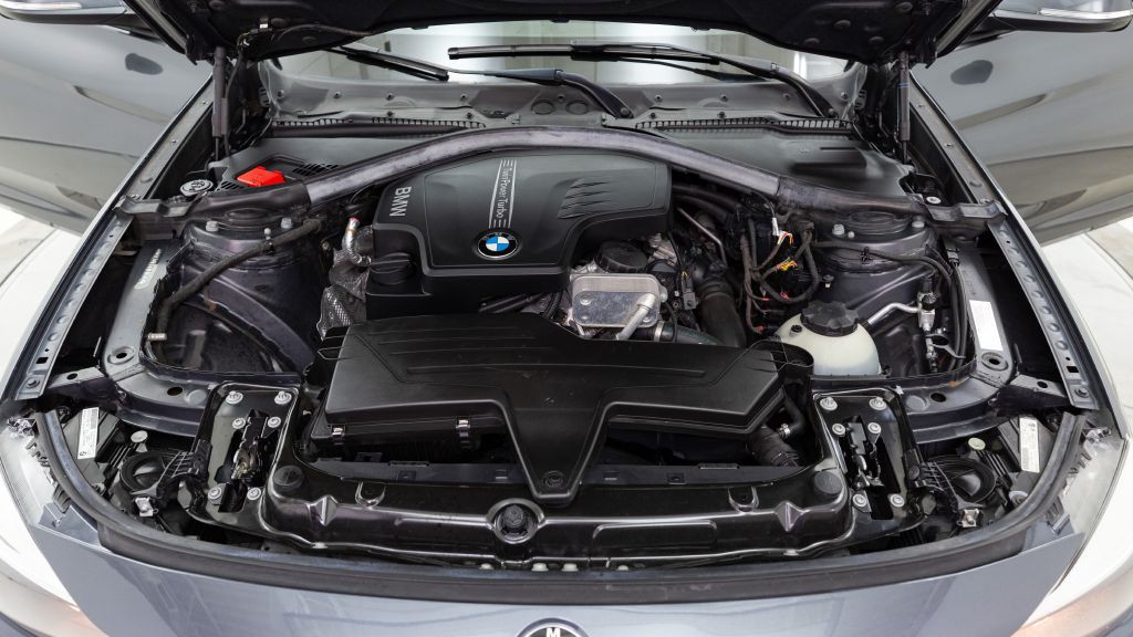 2014 BMW 3 Series Image 24