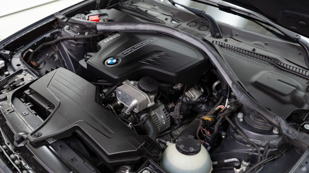 2014 BMW 3 Series Image 25