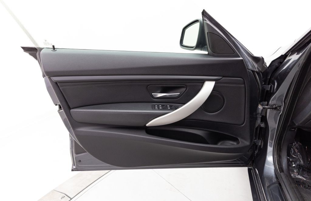 2014 BMW 3 Series Image 27