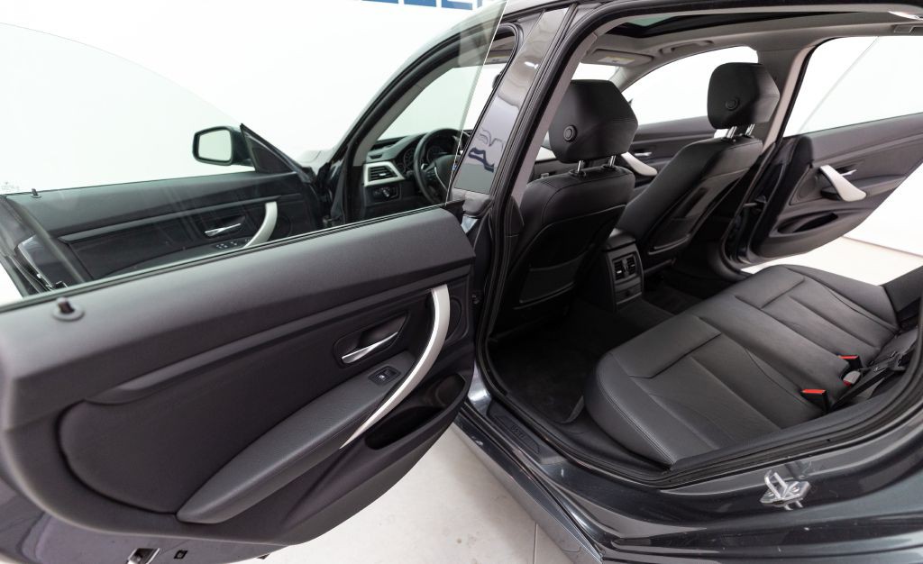 2014 BMW 3 Series Image 42