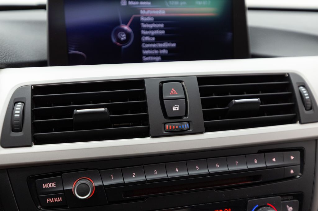 2014 BMW 3 Series Image 57