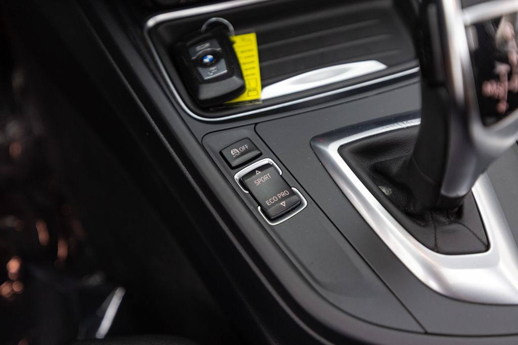 2014 BMW 3 Series Image 62