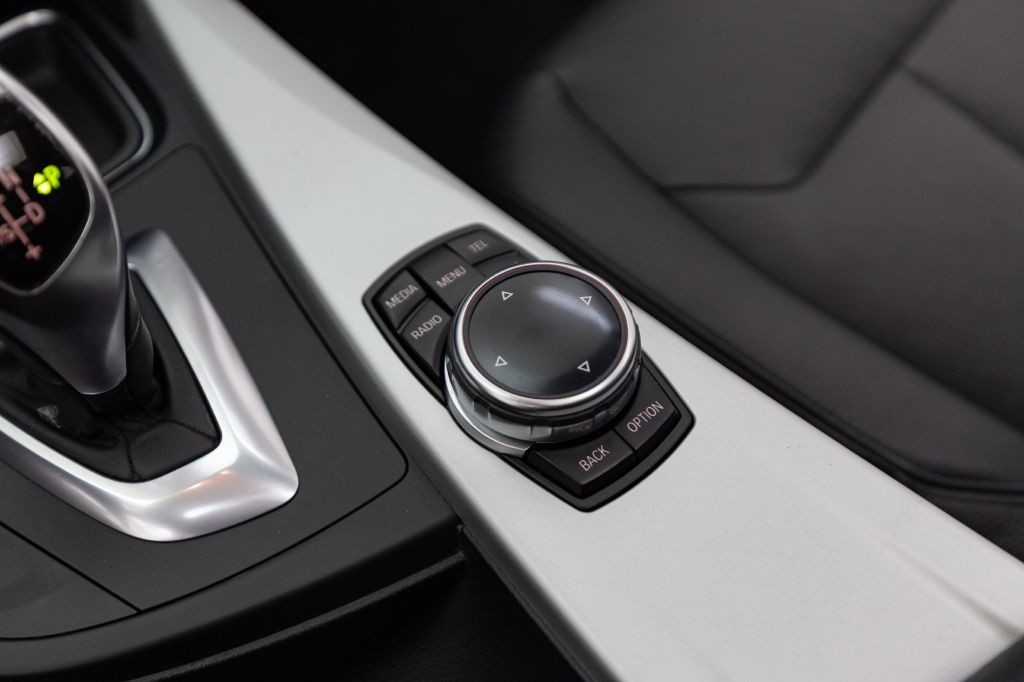 2014 BMW 3 Series Image 64