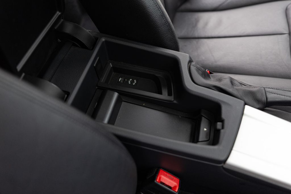 2014 BMW 3 Series Image 65