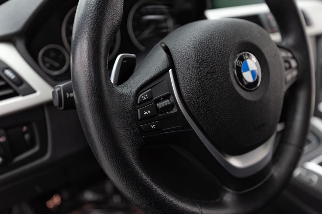 2014 BMW 3 Series Image 70