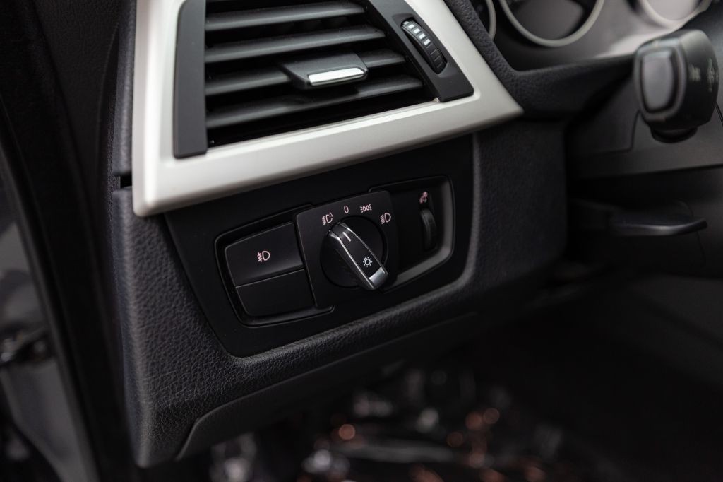 2014 BMW 3 Series Image 72