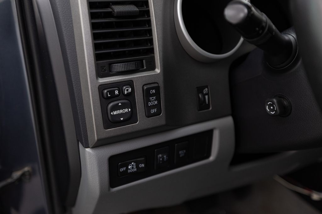 2010 Toyota Tundra Image 70