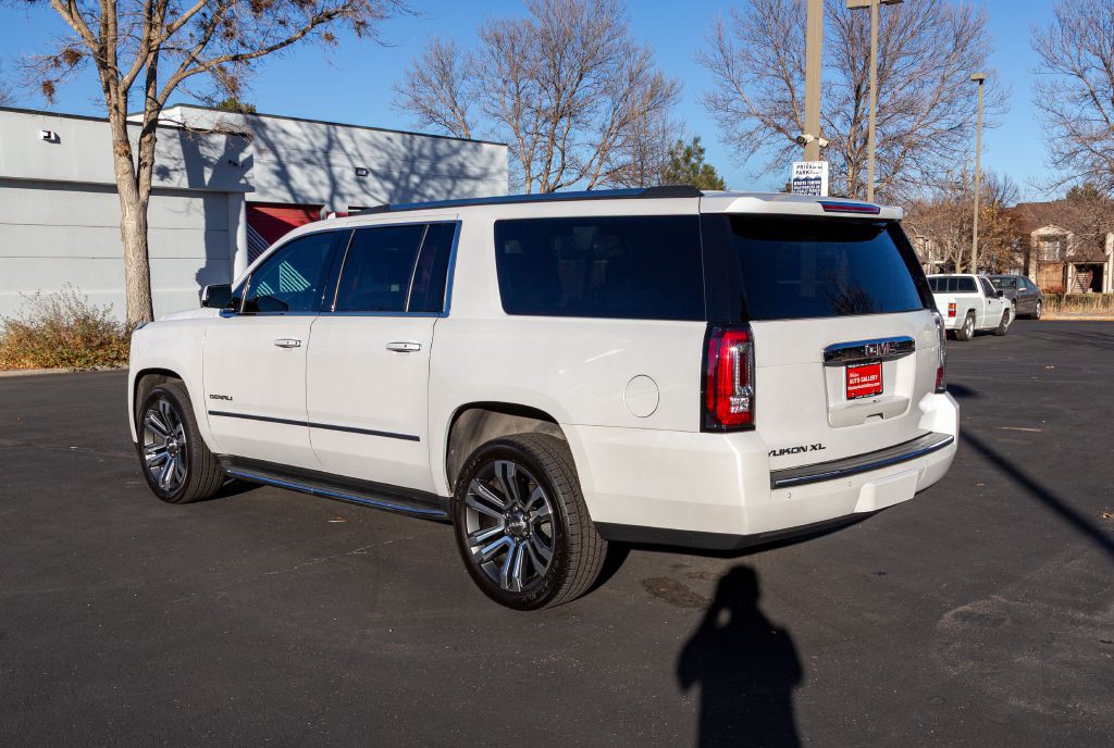 2018 GMC Yukon Image 3