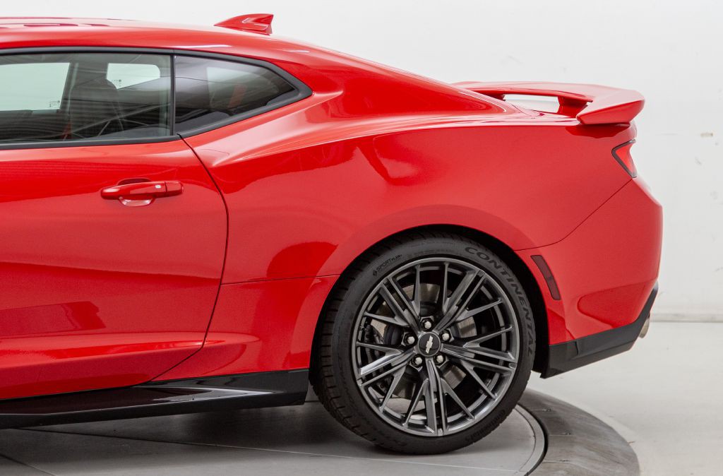 2018 Chevrolet Camaro Image 11
