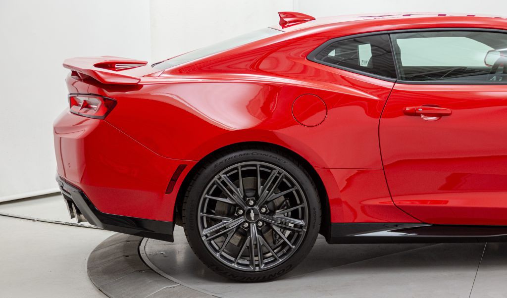 2018 Chevrolet Camaro Image 16