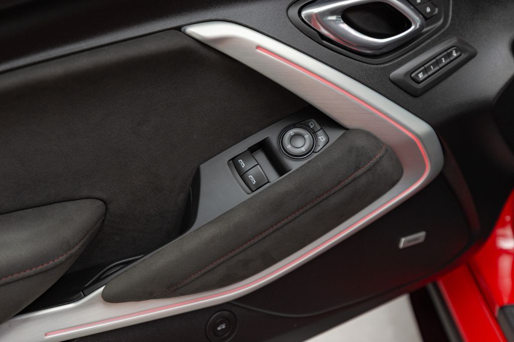 2018 Chevrolet Camaro Image 30