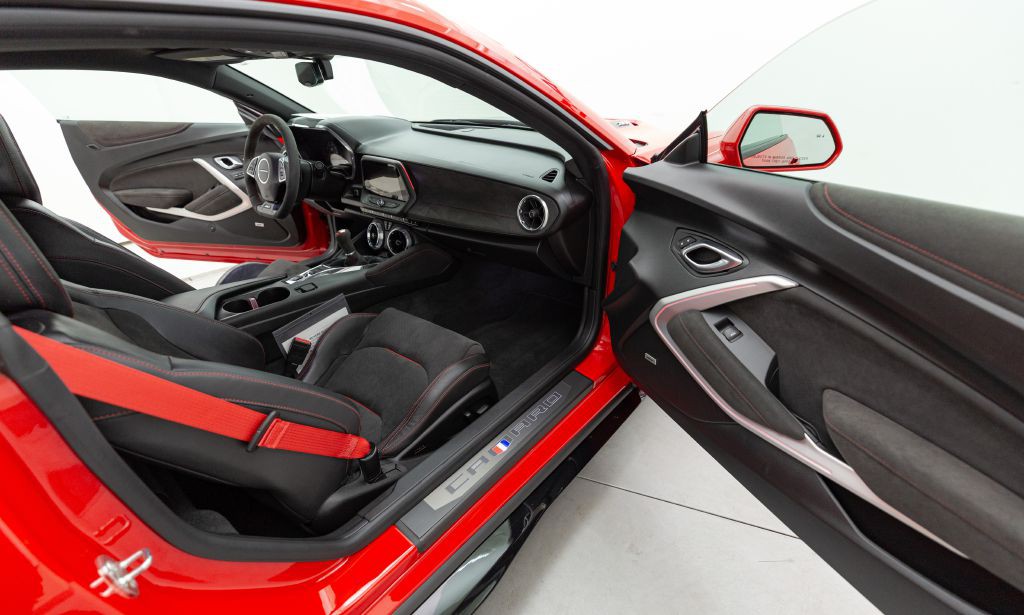 2018 Chevrolet Camaro Image 36