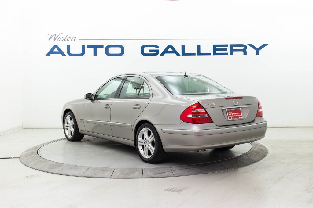 2005 Mercedes-Benz E-Class Image 3