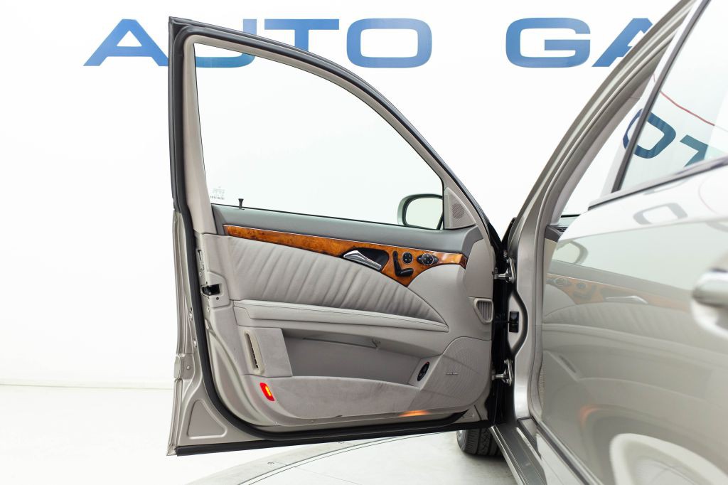 2005 Mercedes-Benz E-Class Image 17