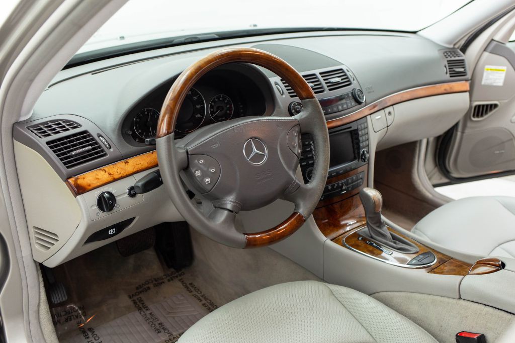 2005 Mercedes-Benz E-Class Image 19