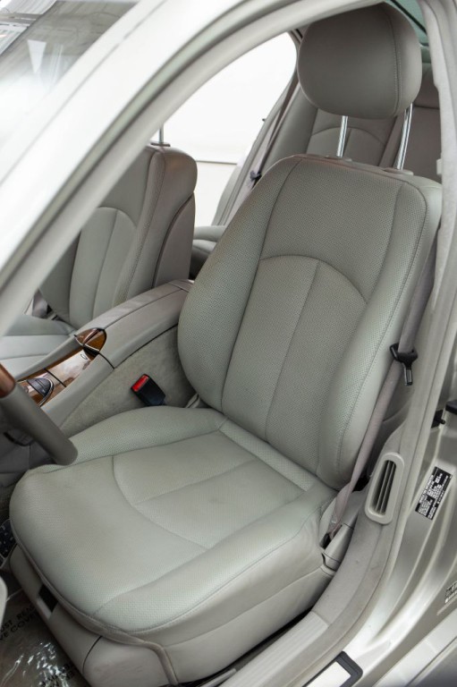 2005 Mercedes-Benz E-Class Image 20