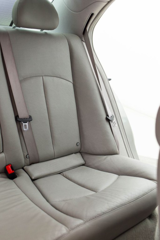 2005 Mercedes-Benz E-Class Image 23