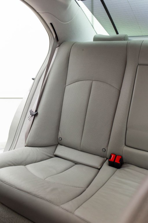 2005 Mercedes-Benz E-Class Image 31