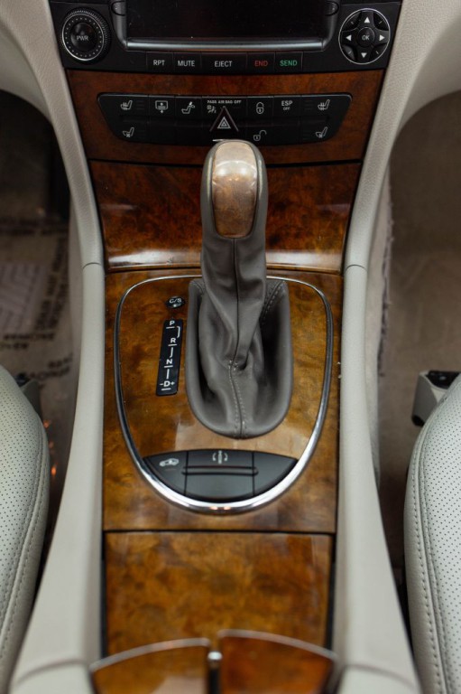 2005 Mercedes-Benz E-Class Image 34