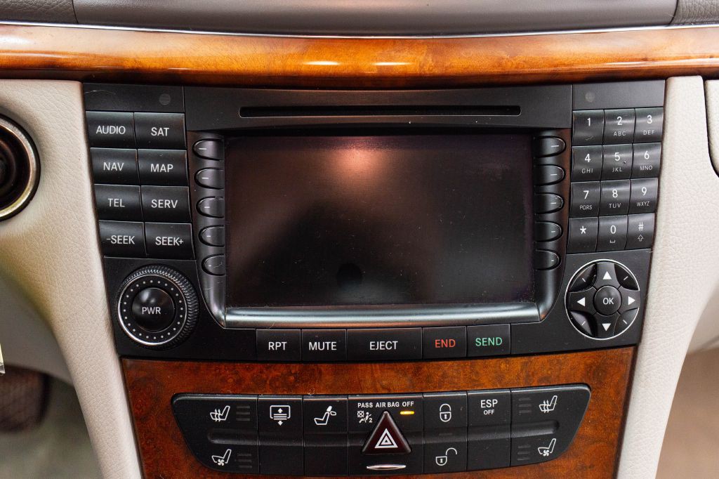 2005 Mercedes-Benz E-Class Image 37