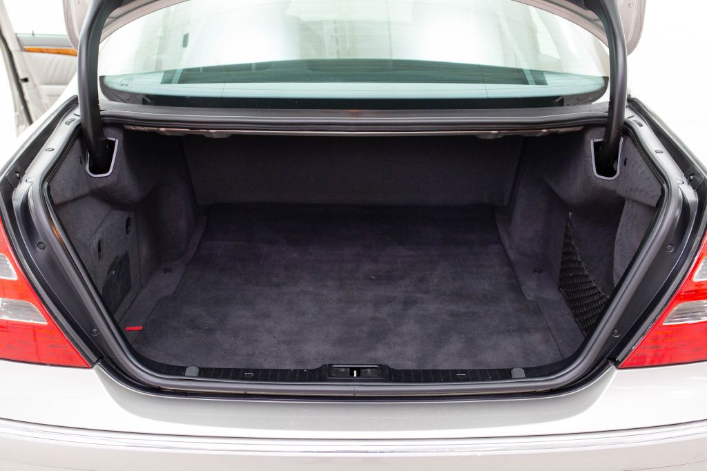 2005 Mercedes-Benz E-Class Image 41