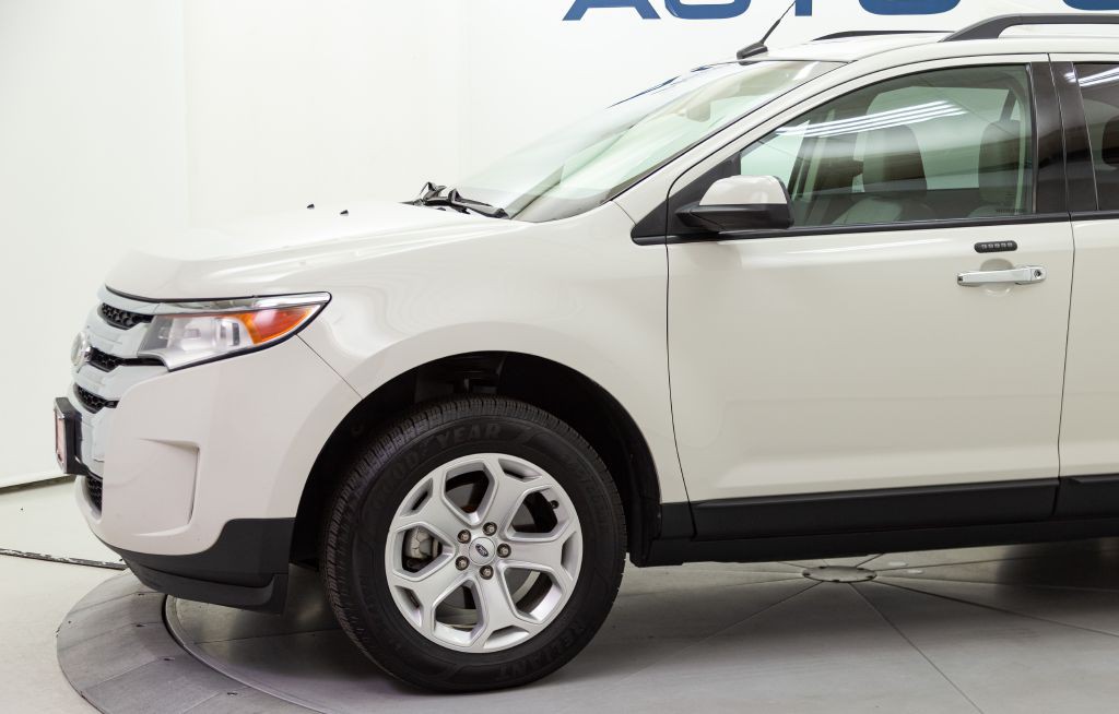 2011 Ford Edge Image 10