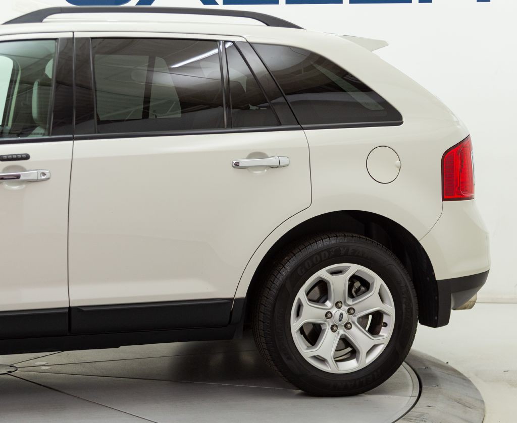2011 Ford Edge Image 11