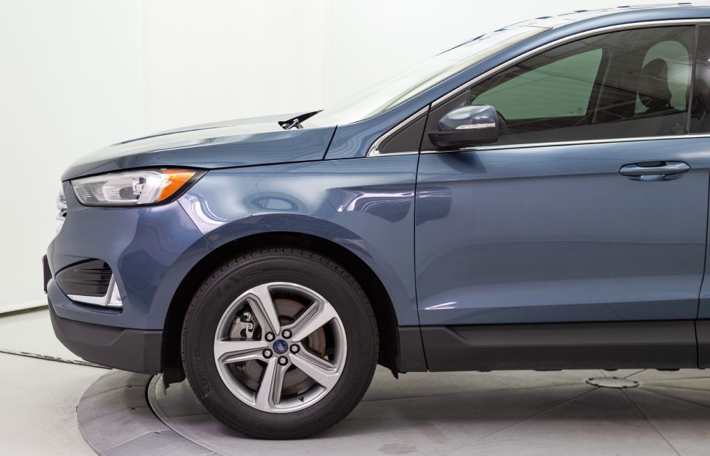 2019 Ford Edge Image 12