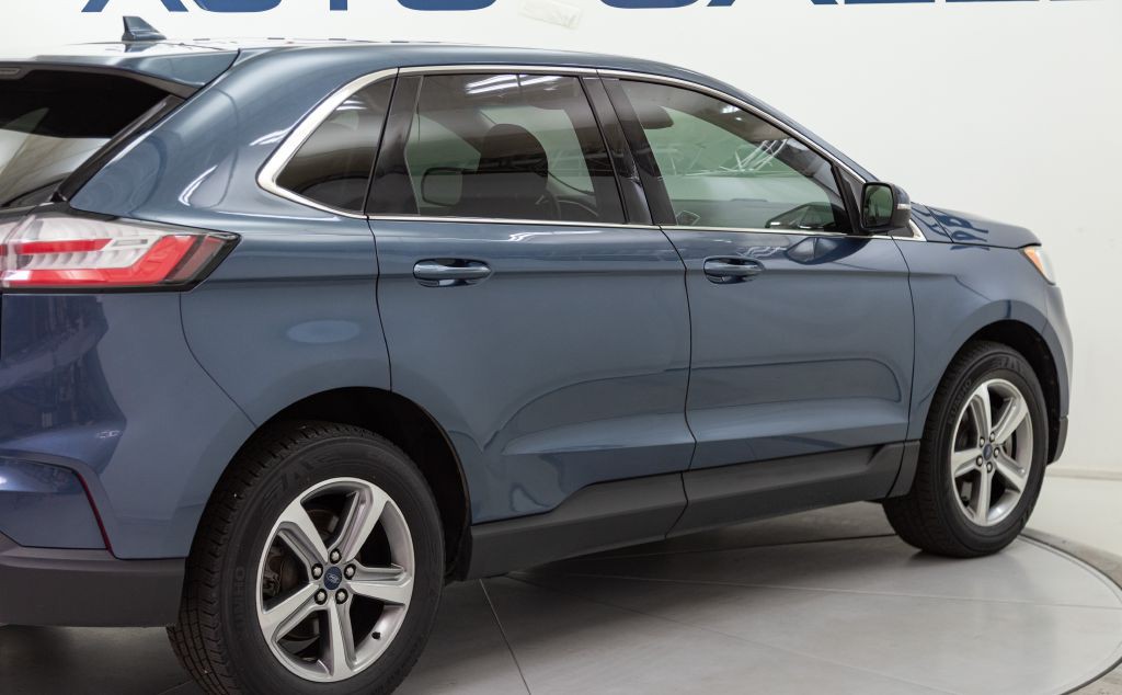 2019 Ford Edge Image 16