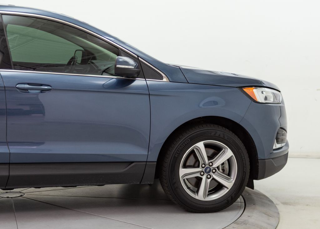 2019 Ford Edge Image 18