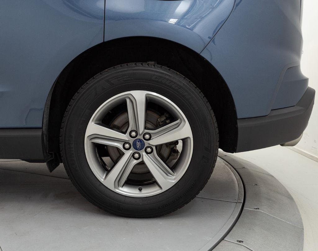 2019 Ford Edge Image 21