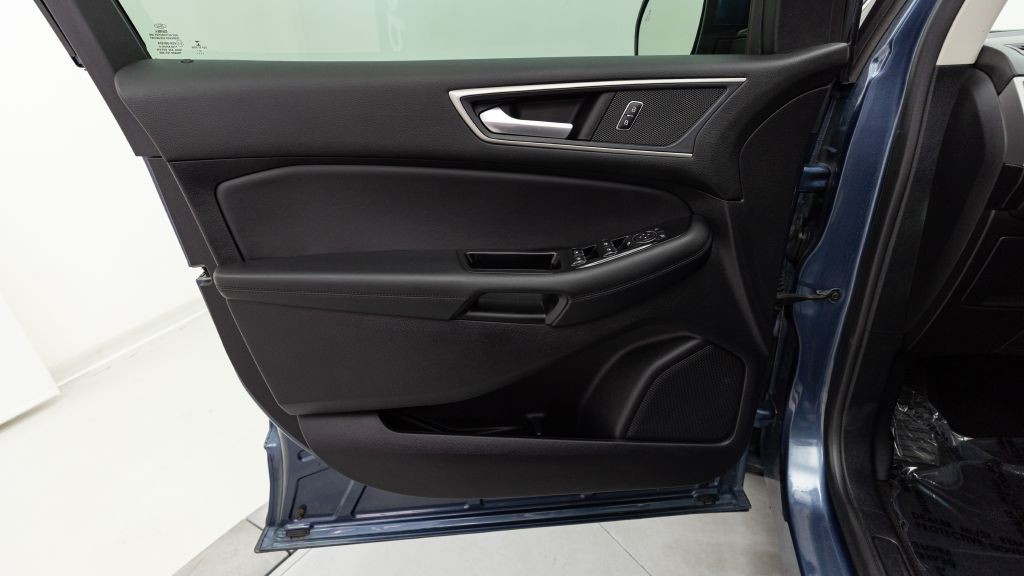2019 Ford Edge Image 28