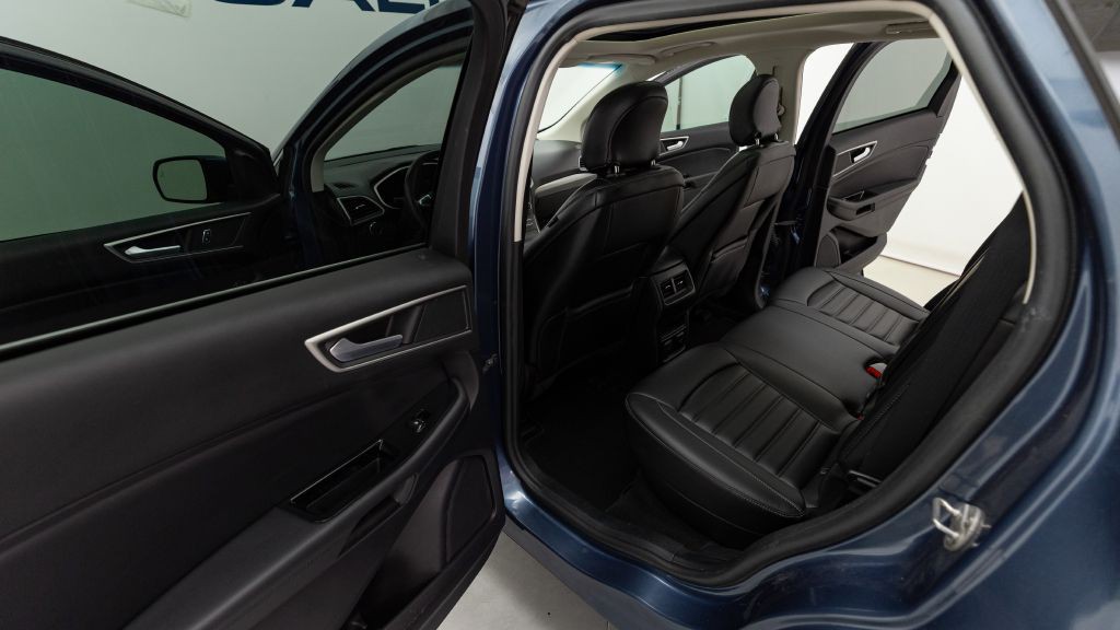 2019 Ford Edge Image 39