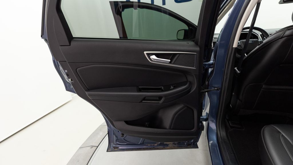 2019 Ford Edge Image 40