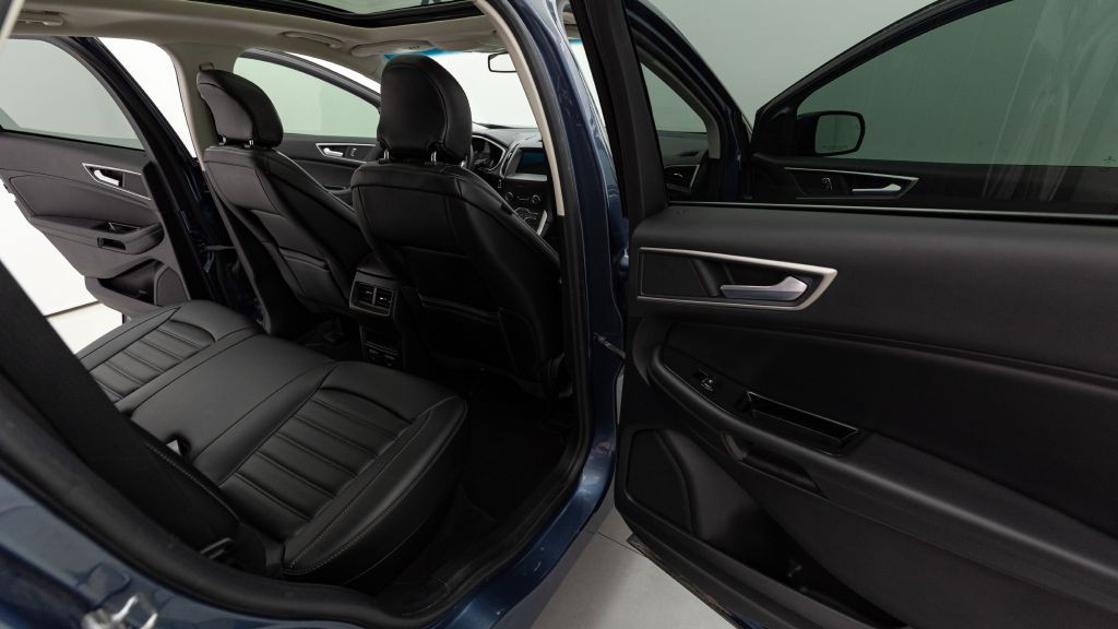 2019 Ford Edge Image 44