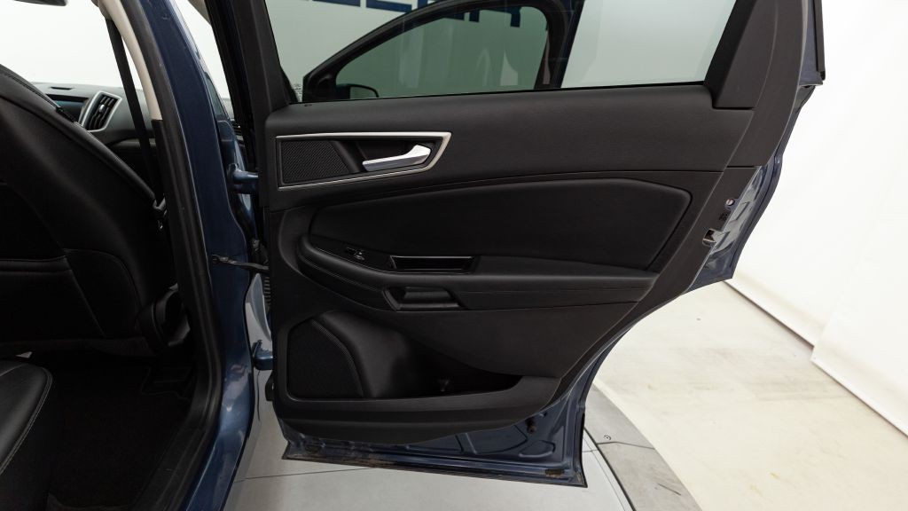 2019 Ford Edge Image 45