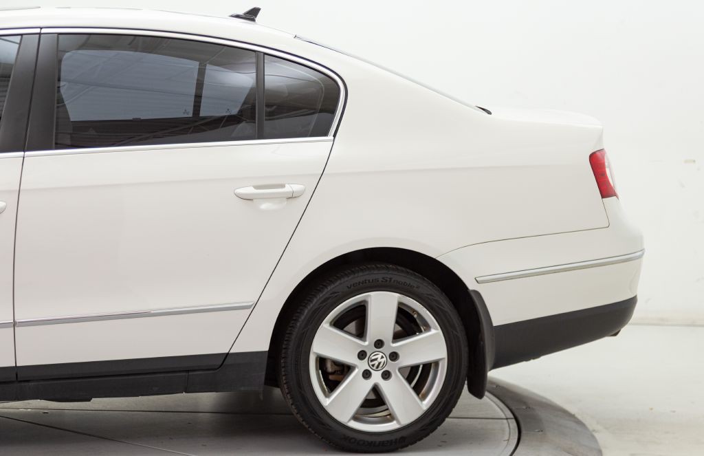 2009 Volkswagen Passat Image 12