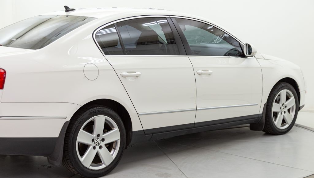 2009 Volkswagen Passat Image 16