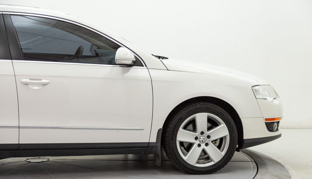 2009 Volkswagen Passat Image 18