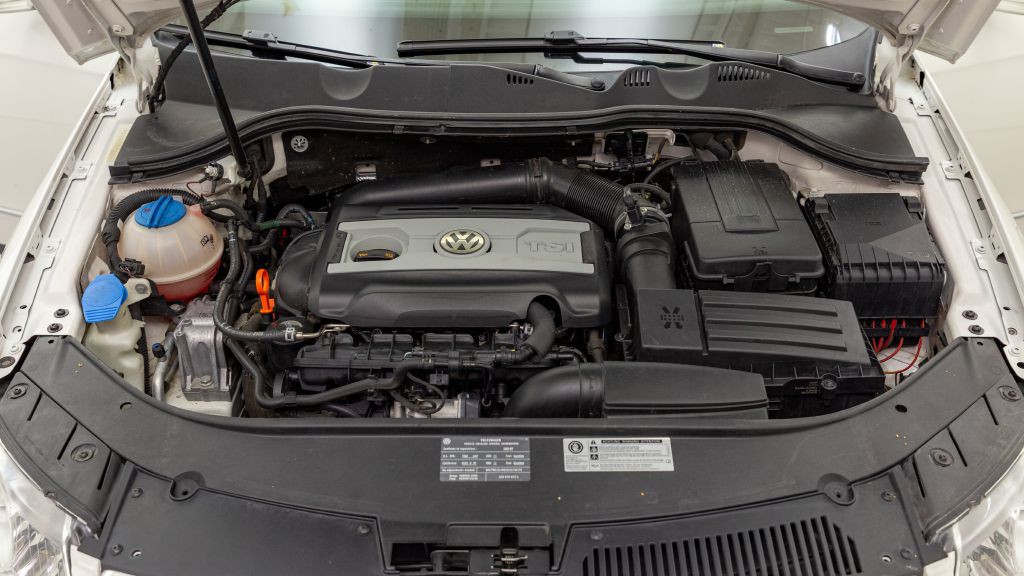 2009 Volkswagen Passat Image 26