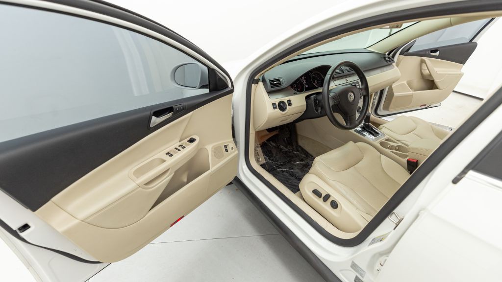2009 Volkswagen Passat Image 28