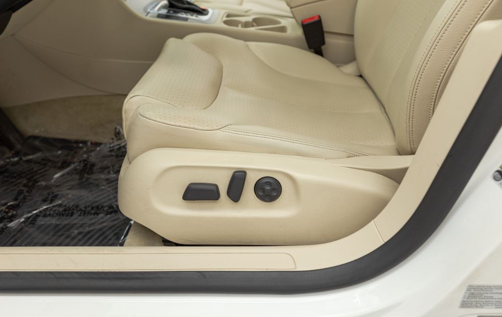 2009 Volkswagen Passat Image 34