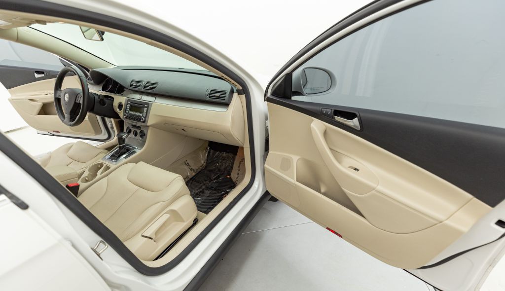 2009 Volkswagen Passat Image 37